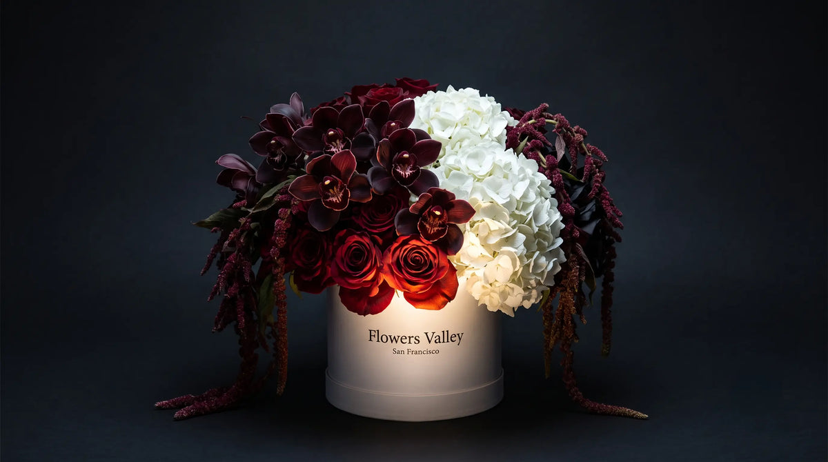 Flowers in a Hat Box vs. Bouquet: Which Should You Choose?