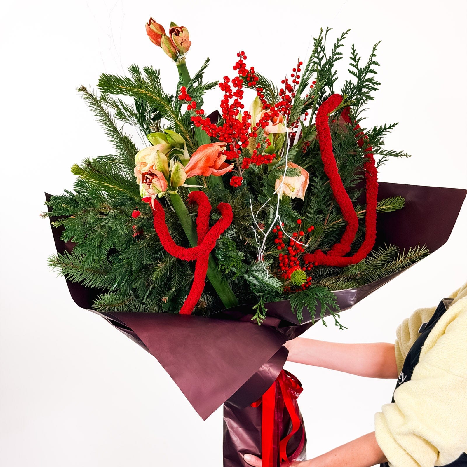 Frosted Amaryllis Grande Bouquet