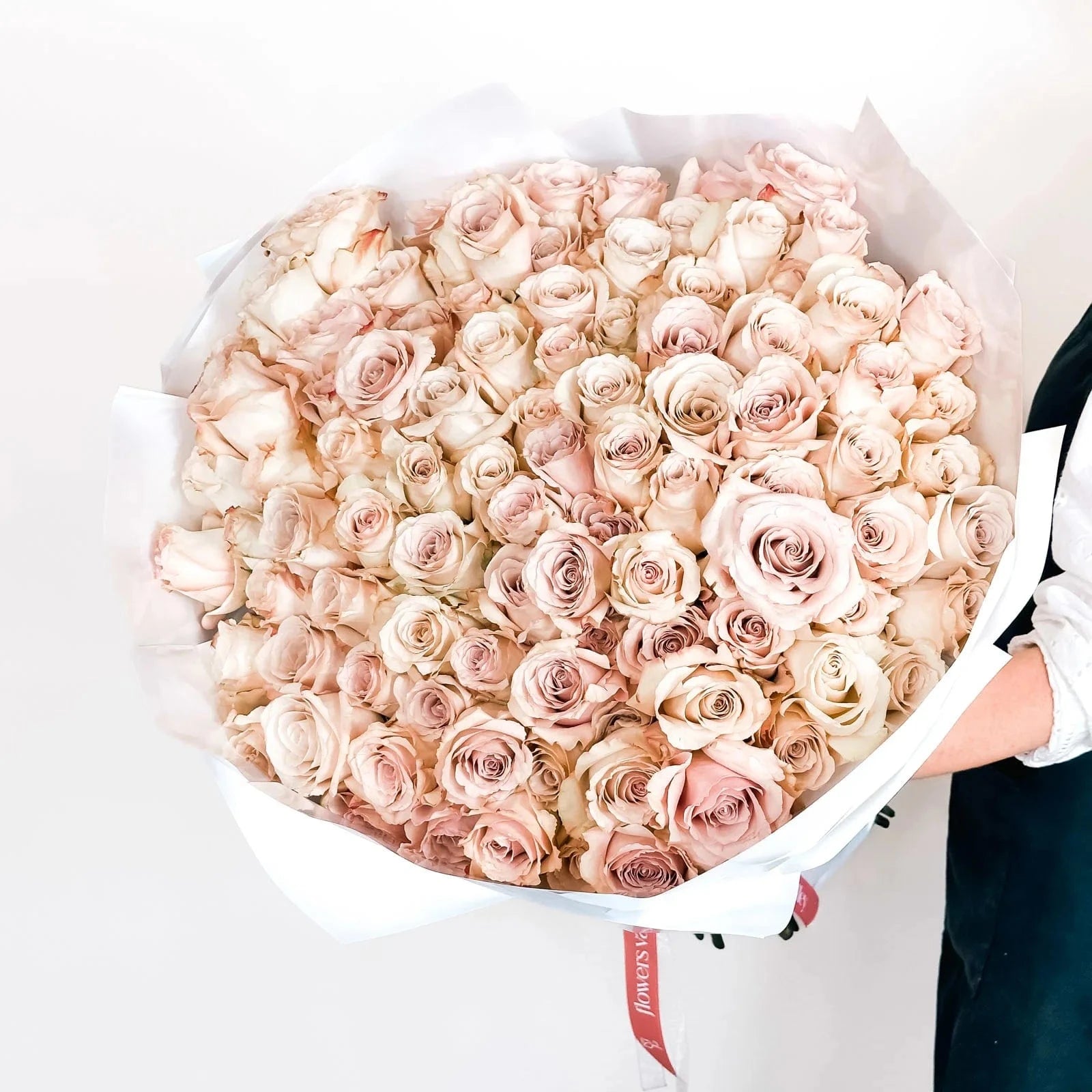Large Luxury Quicksand Roses bouquet with 100 premium blush-beige roses arranged for an opulent and romantic presentation.