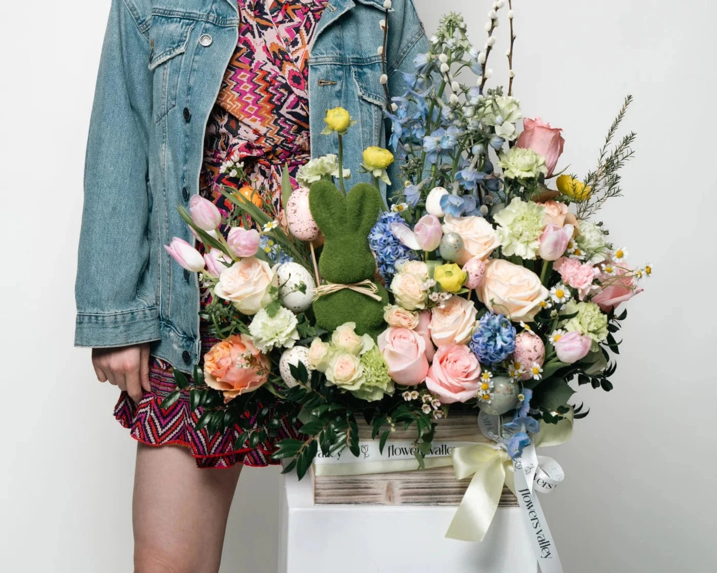 Vibrant spring flower basket with roses, hydrangeas, tulips, and seasonal blooms – Flowers Valley Benicia flower delivery